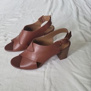 Clark's size 8 stacked heal brown sandal.